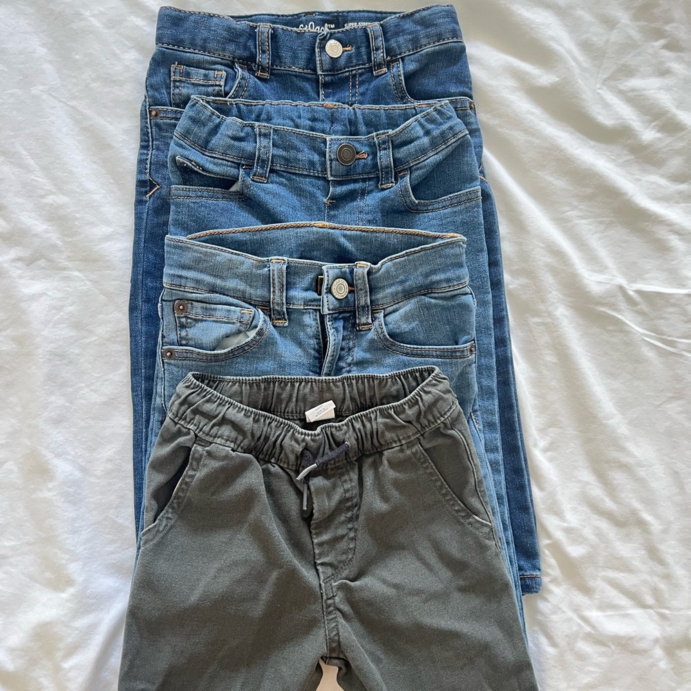 Toddler jeans bundle  size 2/3t